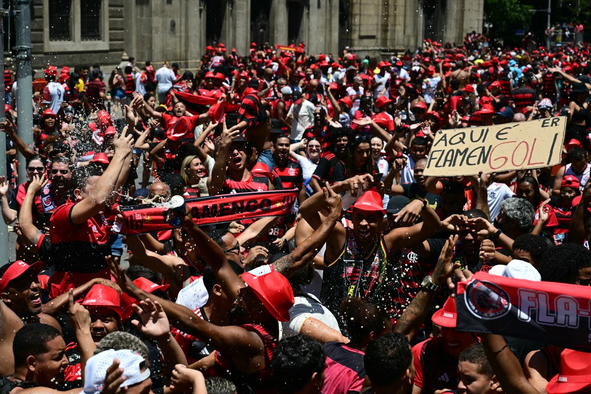 Flamengo em festa: torcedores celebram no Rio após conquista emocionante da Libertadores