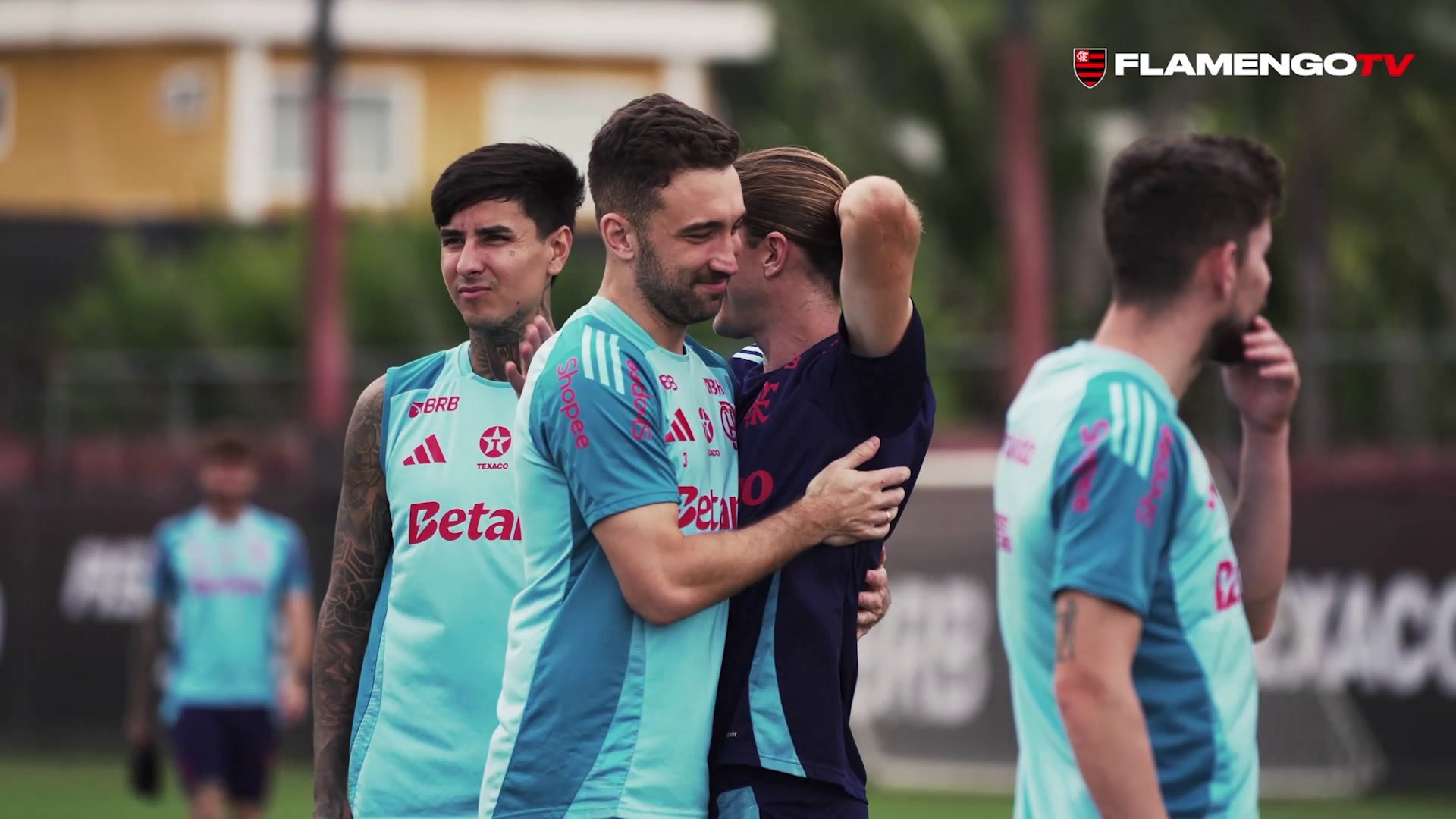 Flamengo afina estratégias nos bastidores para enfrentar o Fluminense em decisivo clássico carioca