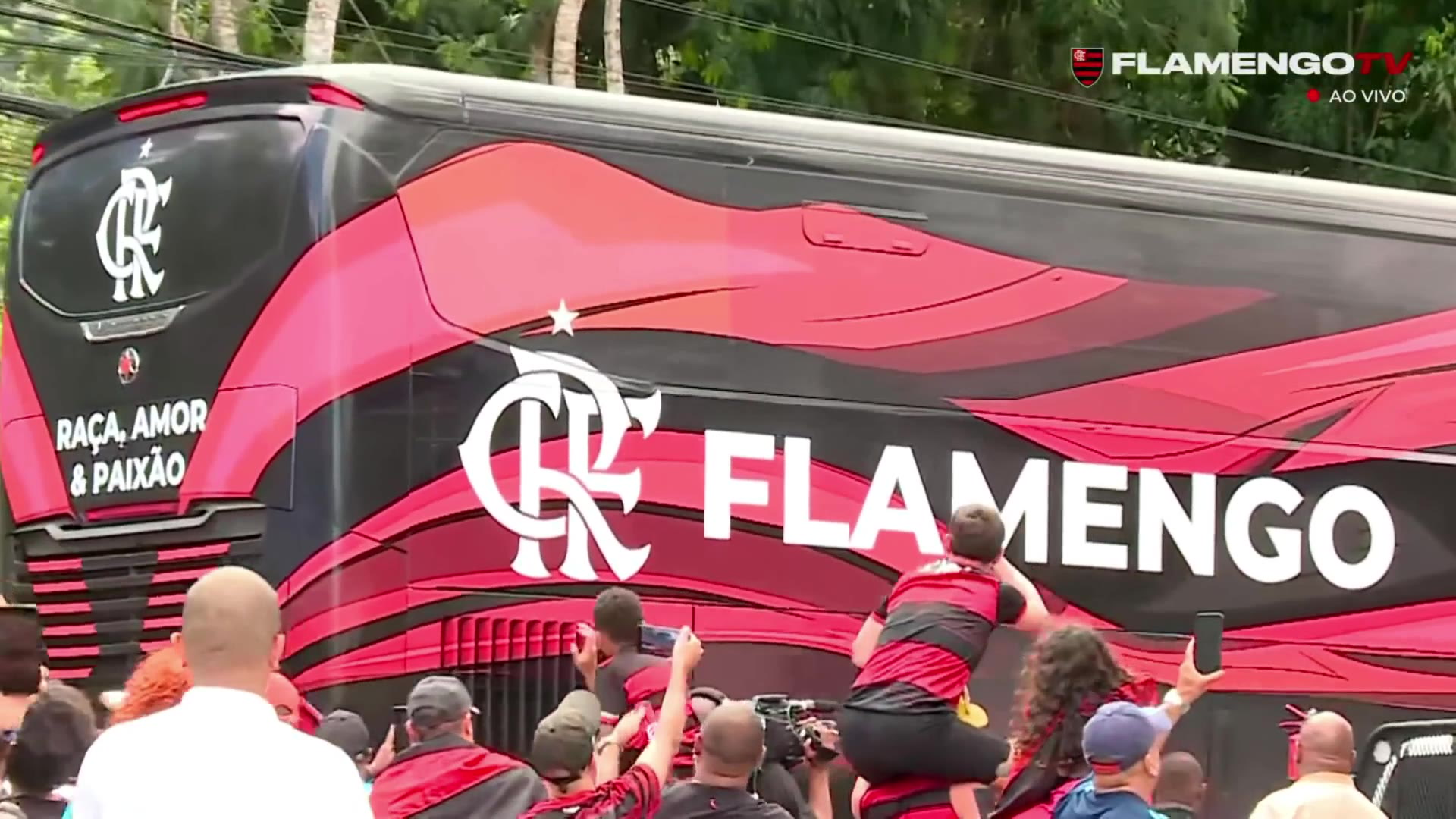 AEROFLA; Torcedores se despedem em festa de elenco para a final da Libertadores