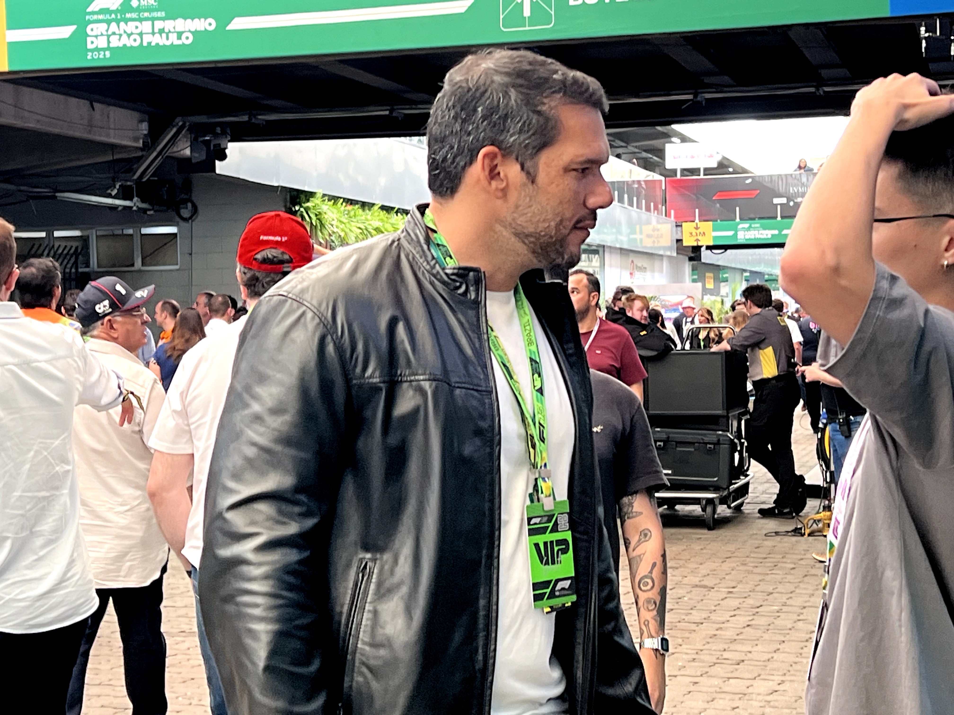 Samir Gp Presidente da CBF visita paddock da F1 no GP de São Paulo e leva ...