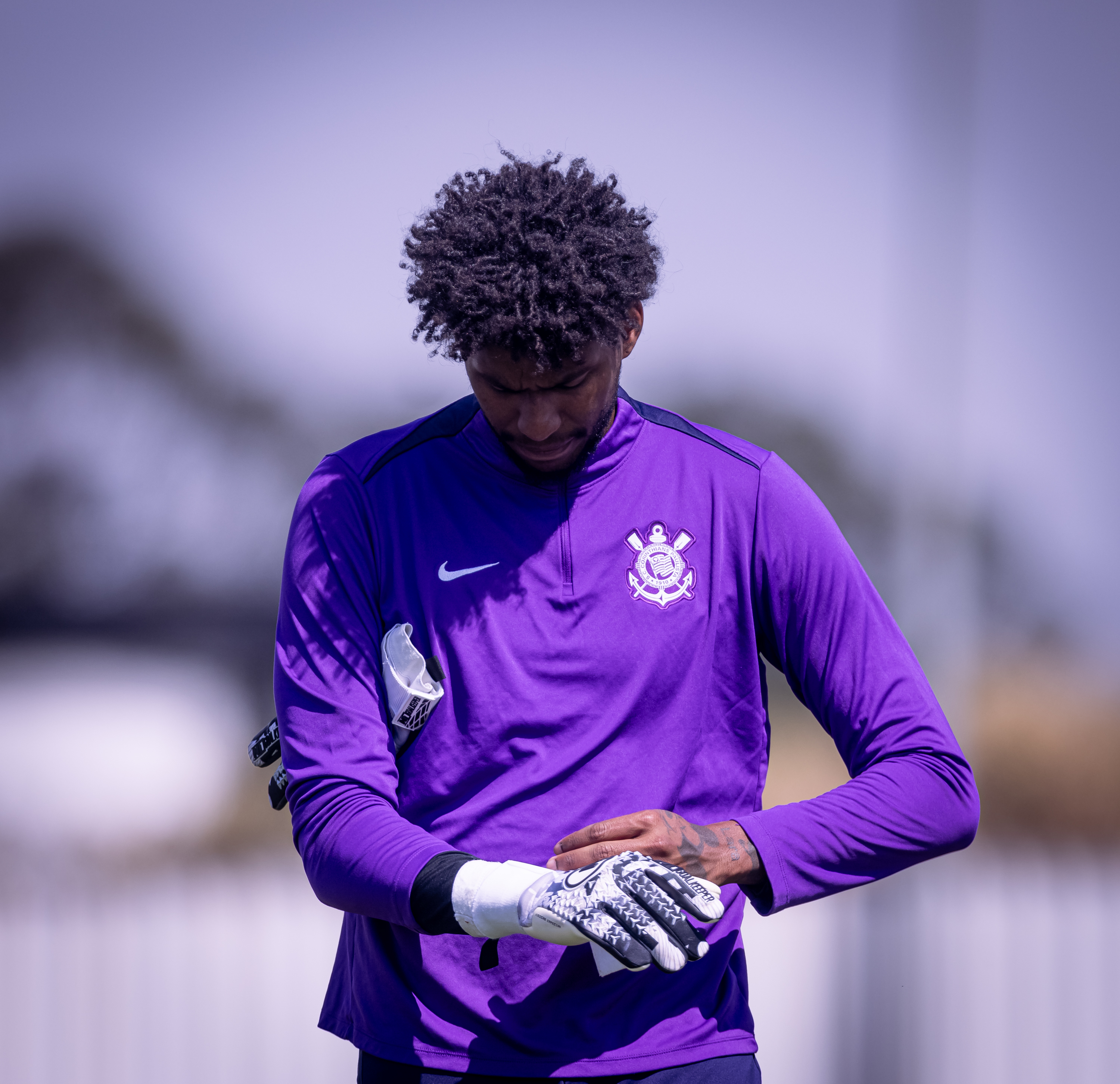 Desfalque crucial: Hugo Souza fora; Corinthians projeta Longo no gol contra o Bragantino.