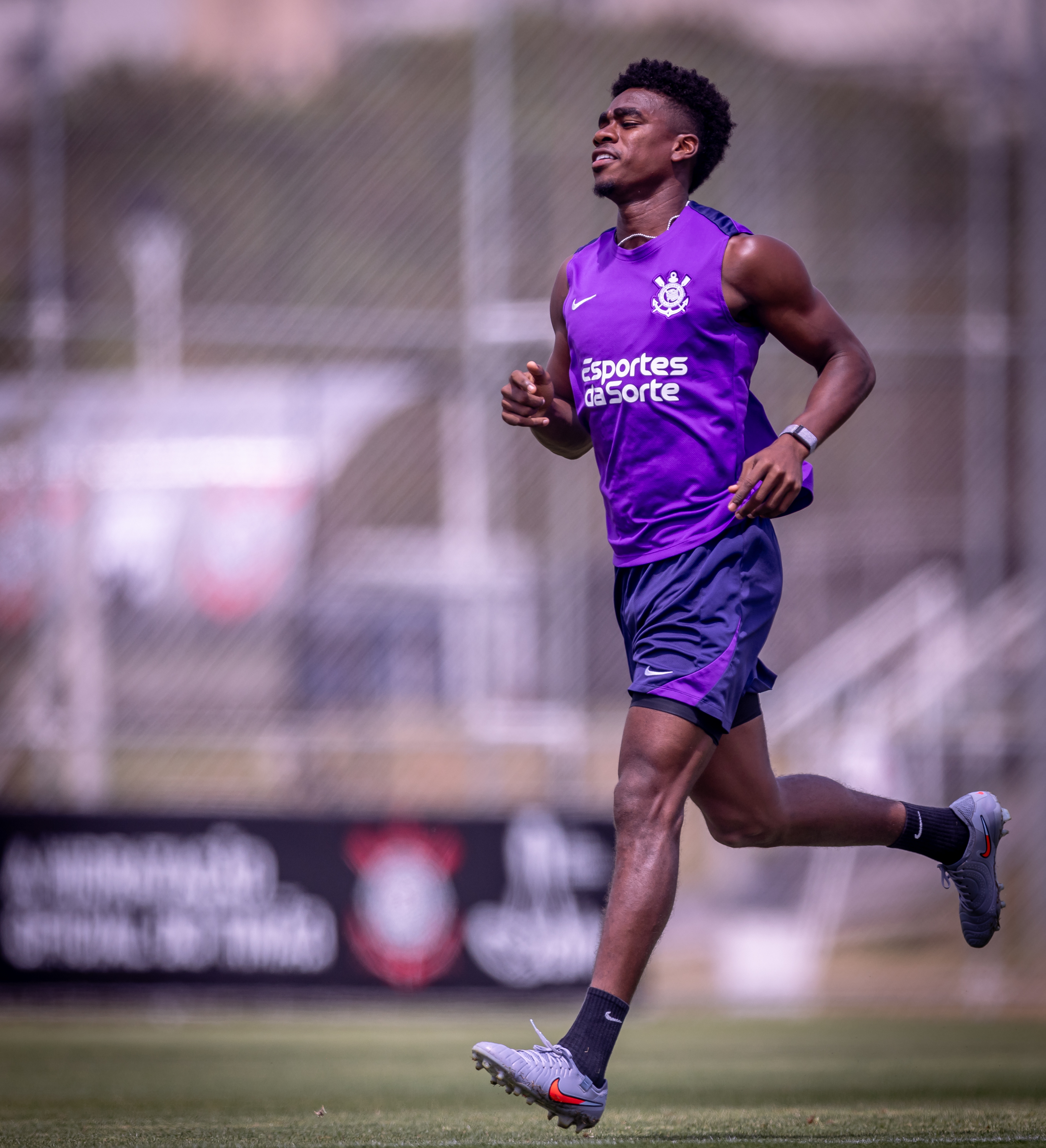 Corinthians afasta Félix Torres dos planos e busca solução para dívida milionária