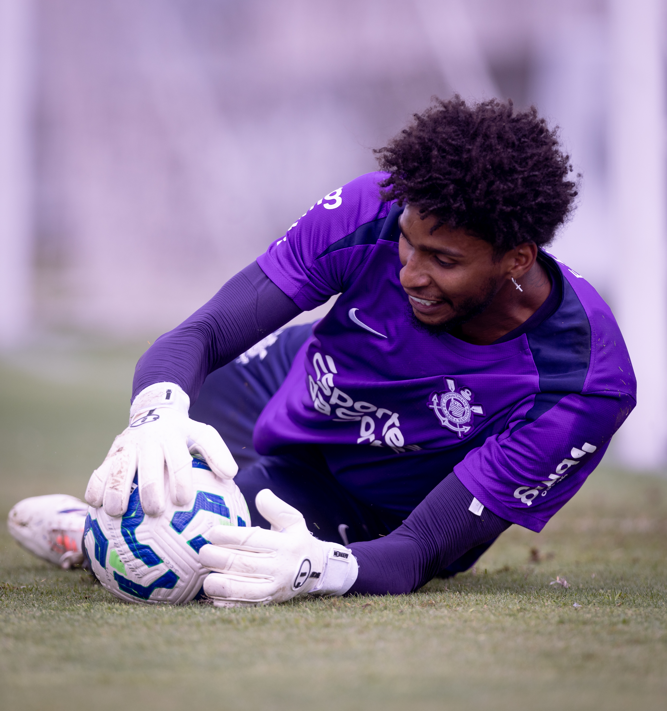 Goleiro celebra retorno e promete raça no Corinthians x Grêmio
