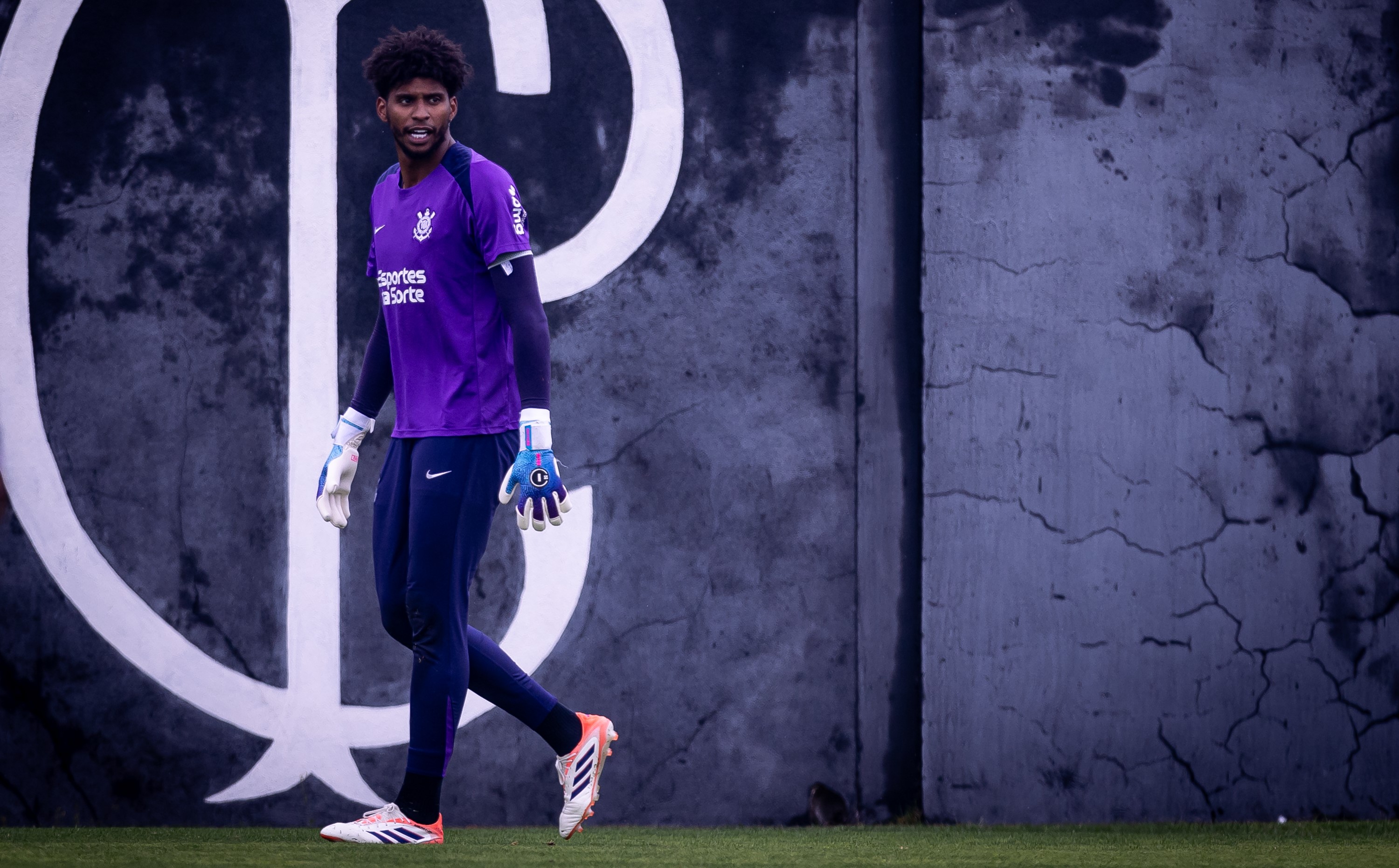 Corinthians enfrenta desfalque de Hugo Souza e prepara mudanças no meio-campo contra o Ceará