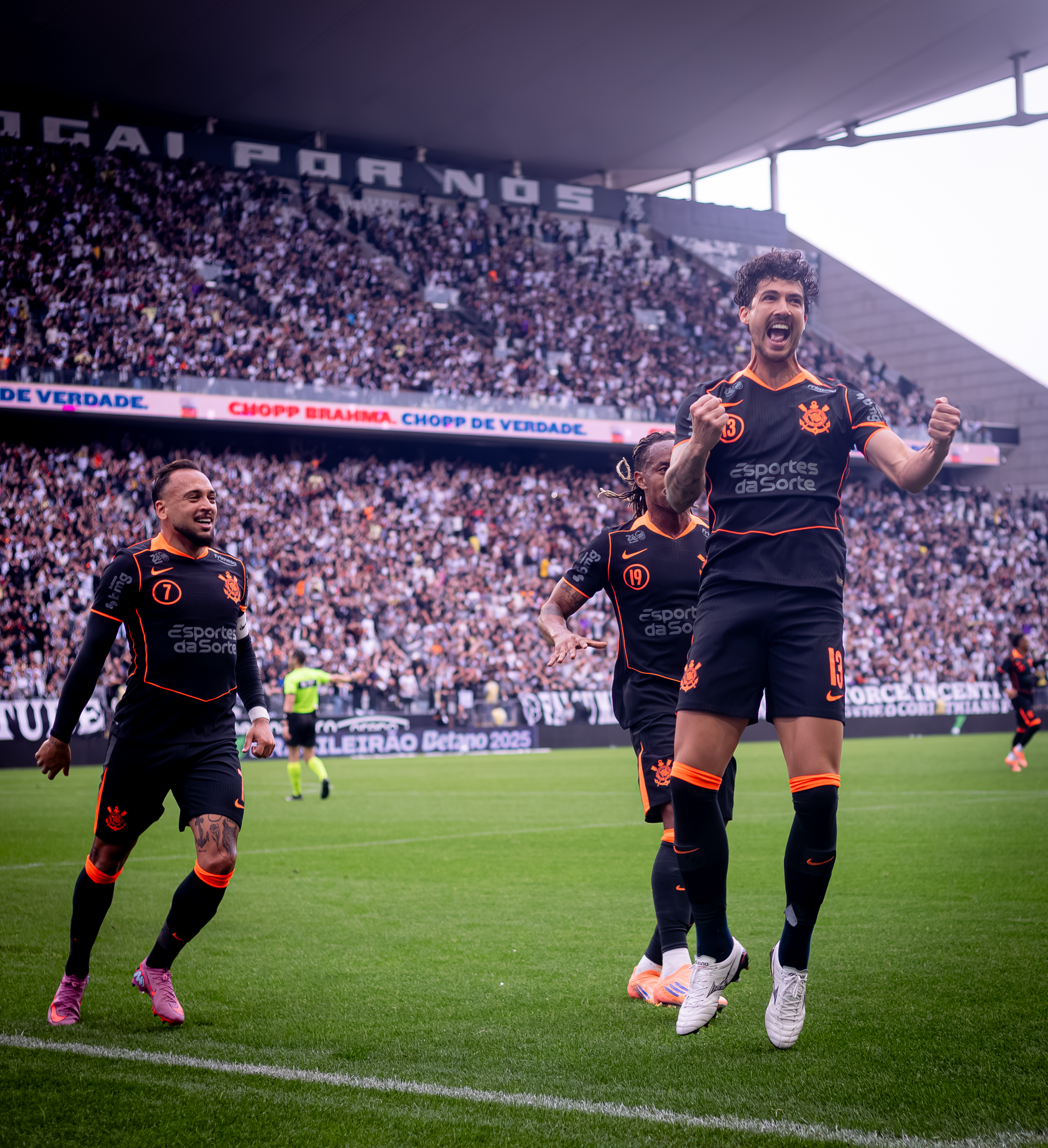 Corinthians desafia os líderes após vitória contra o Grêmio e reacende sonho da Libertadores