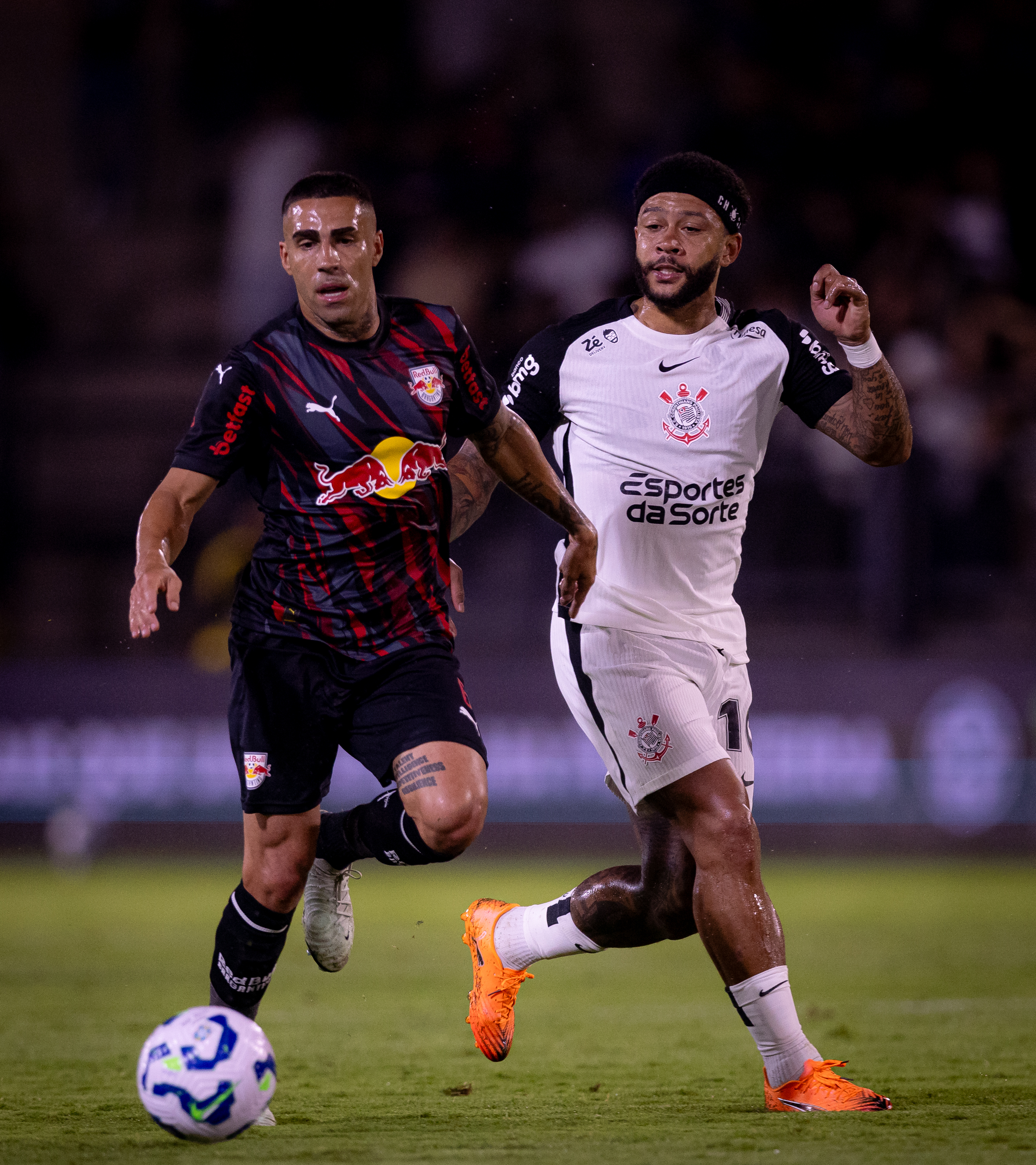 Sequência interrompida! Corinthians é derrotado pelo Bragantino e volta a sofrer gols após três jogos