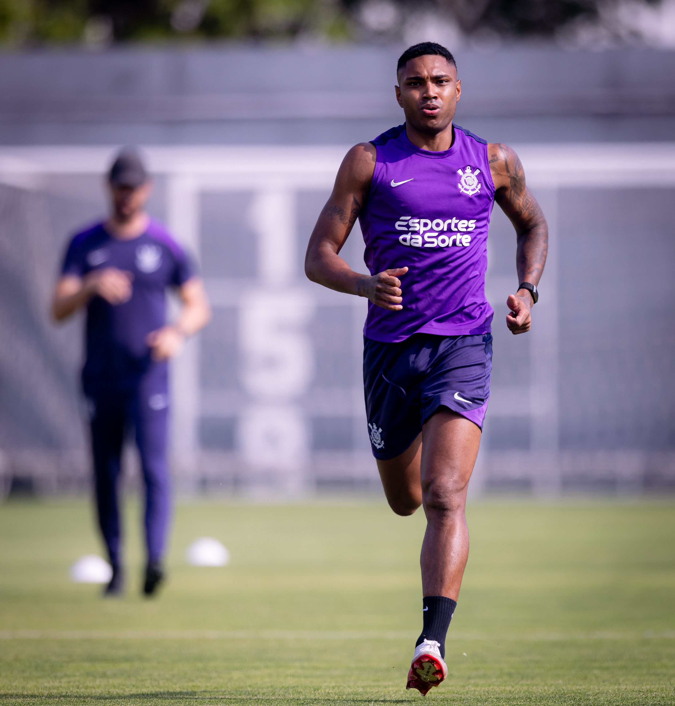 Vitinho inicia transição e Corinthians intensifica preparação para duelo decisivo contra o Ceará