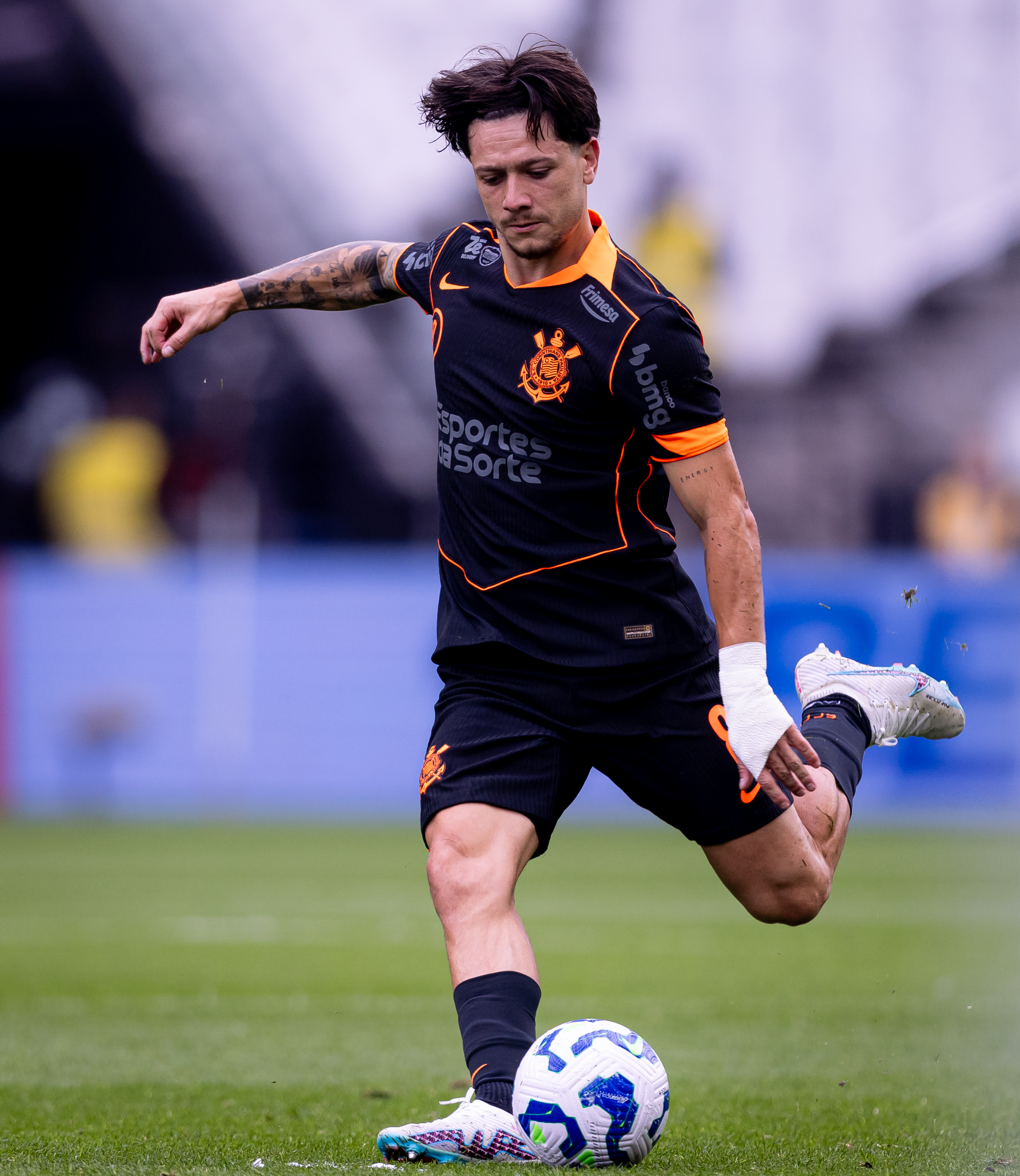 Corinthians reage à ausência de Garro e analisa opções inesperadas para clássico contra o São Paulo