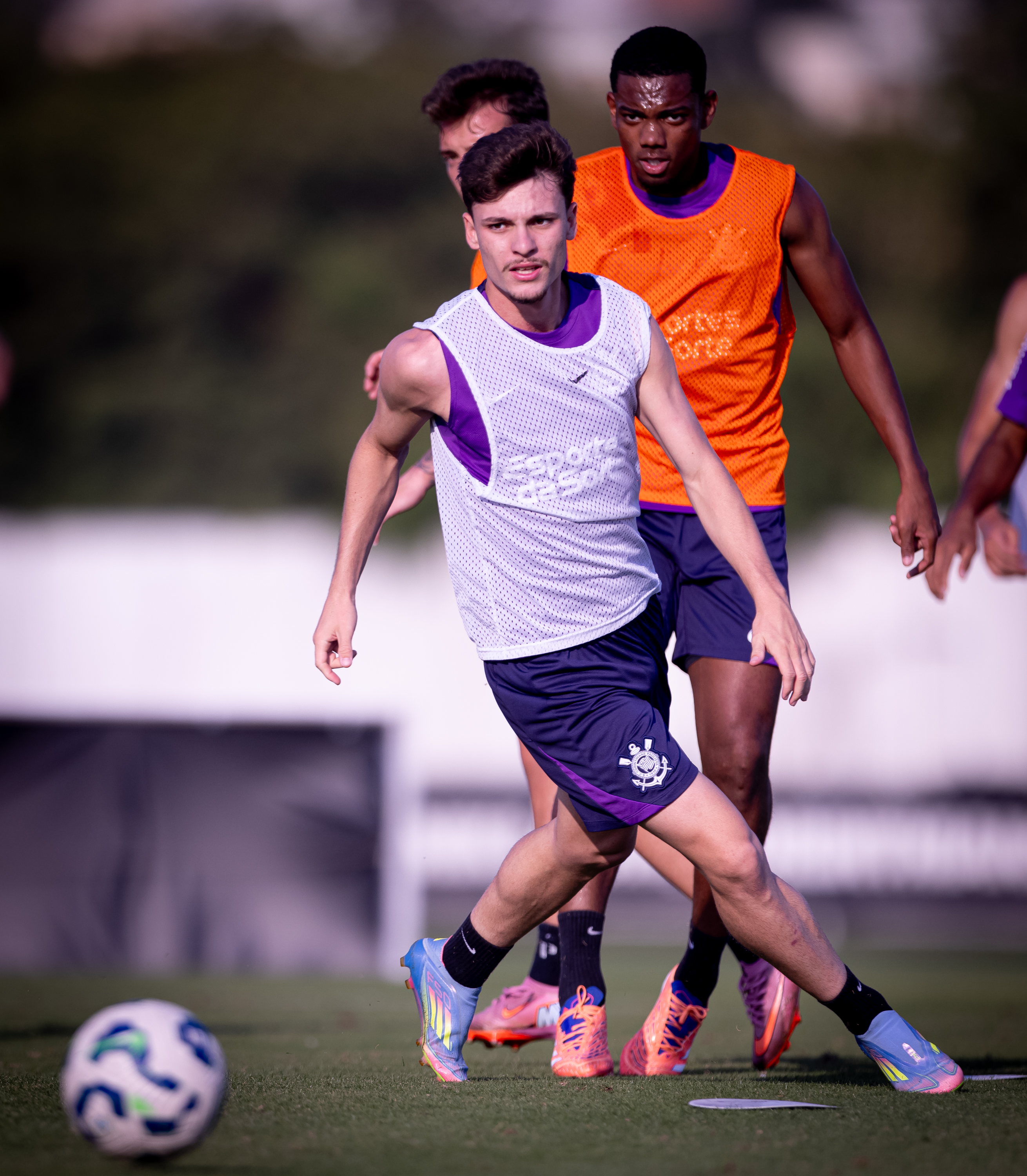 Corinthians reune elenco em reapresentação; ansiedade e expectativas marcam o retorno dos jogadores