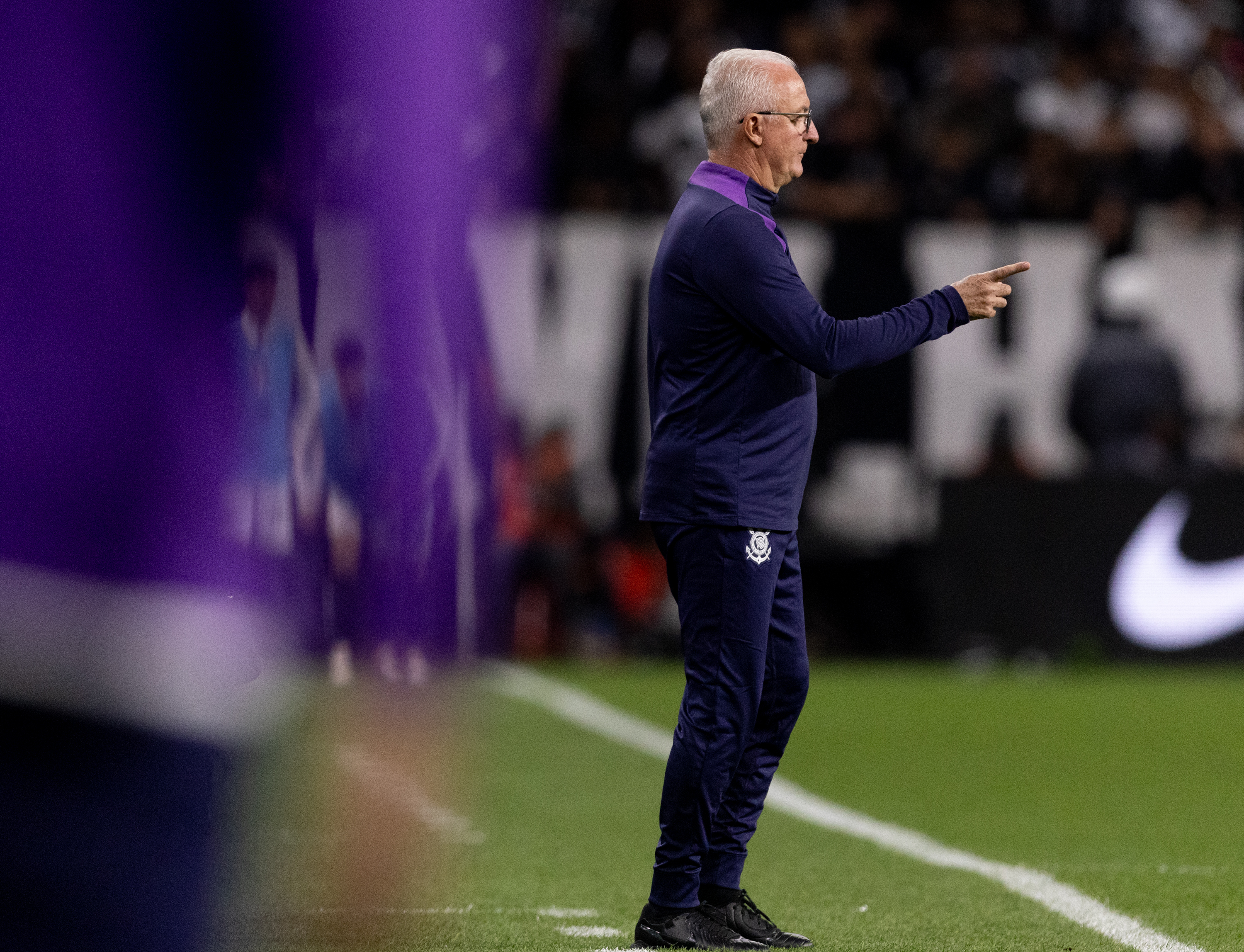 Derrota do Corinthians é vista como lição por Dorival, que projeta reação na Copa do Brasil