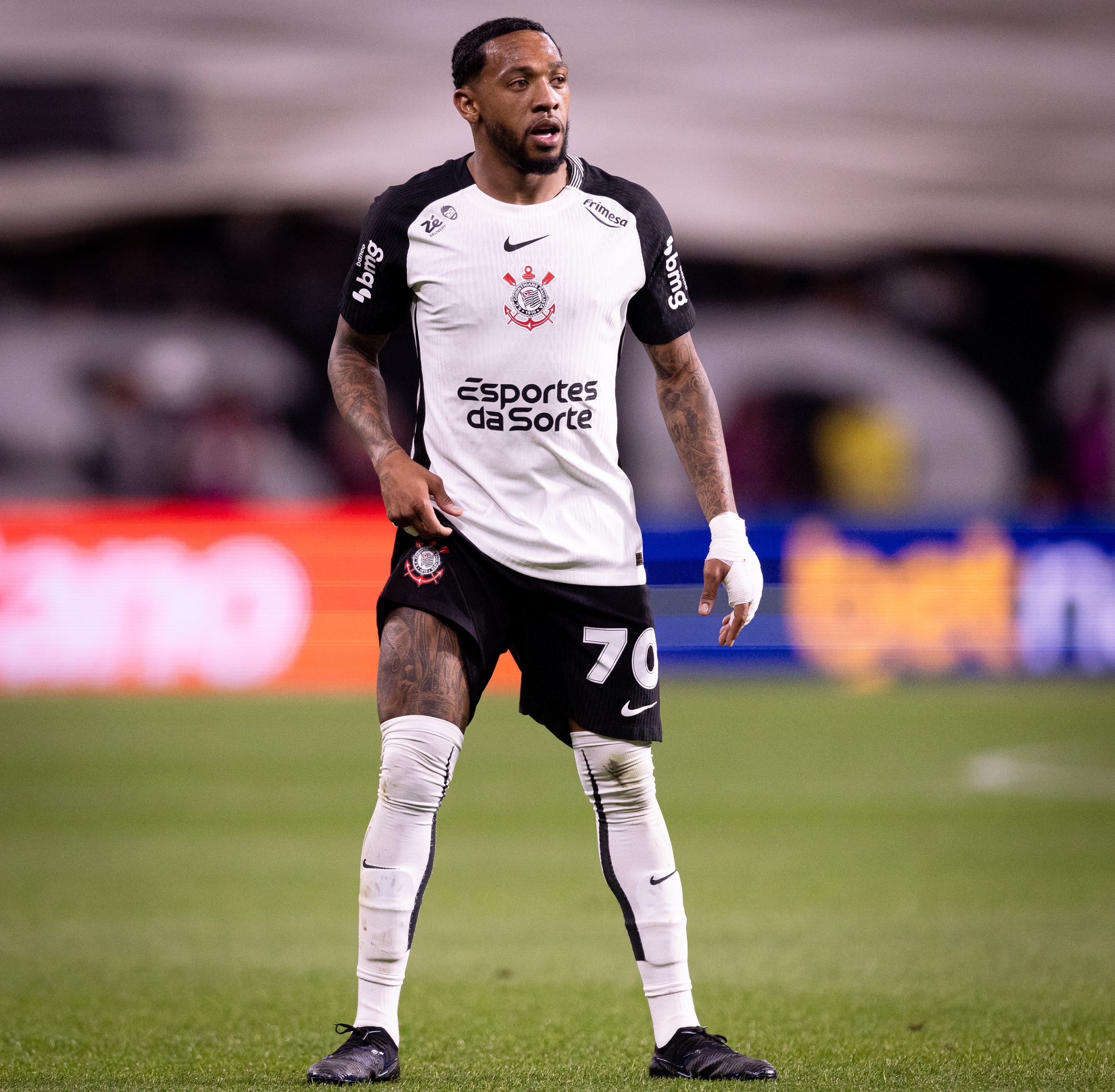 Martínez é expulso e Corinthians sofre com desfalque importante contra o Botafogo em partida decisiva