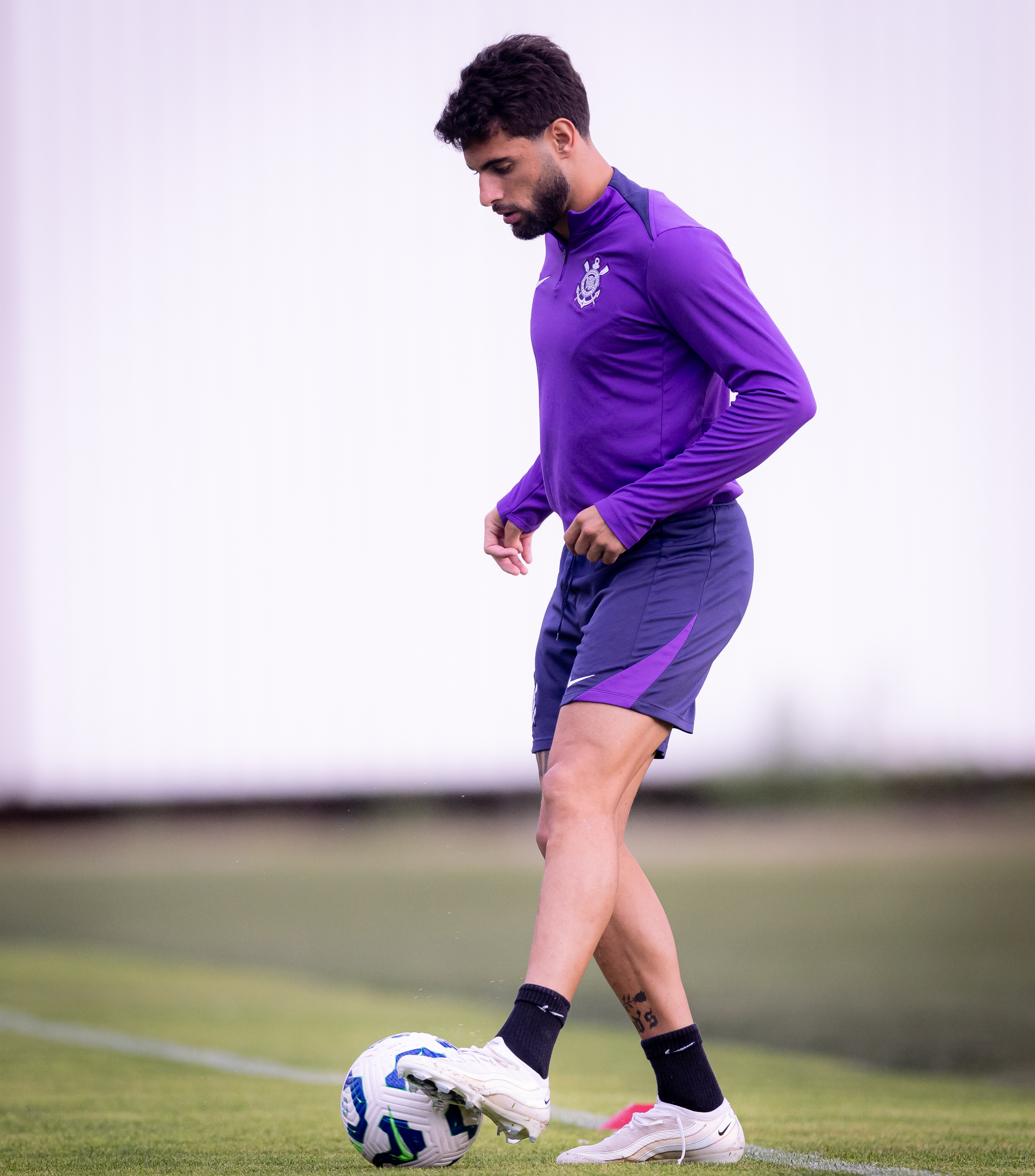 Corinthians finaliza treino intenso antes do duelo decisivo contra o Cruzeiro; ansiedade aumenta