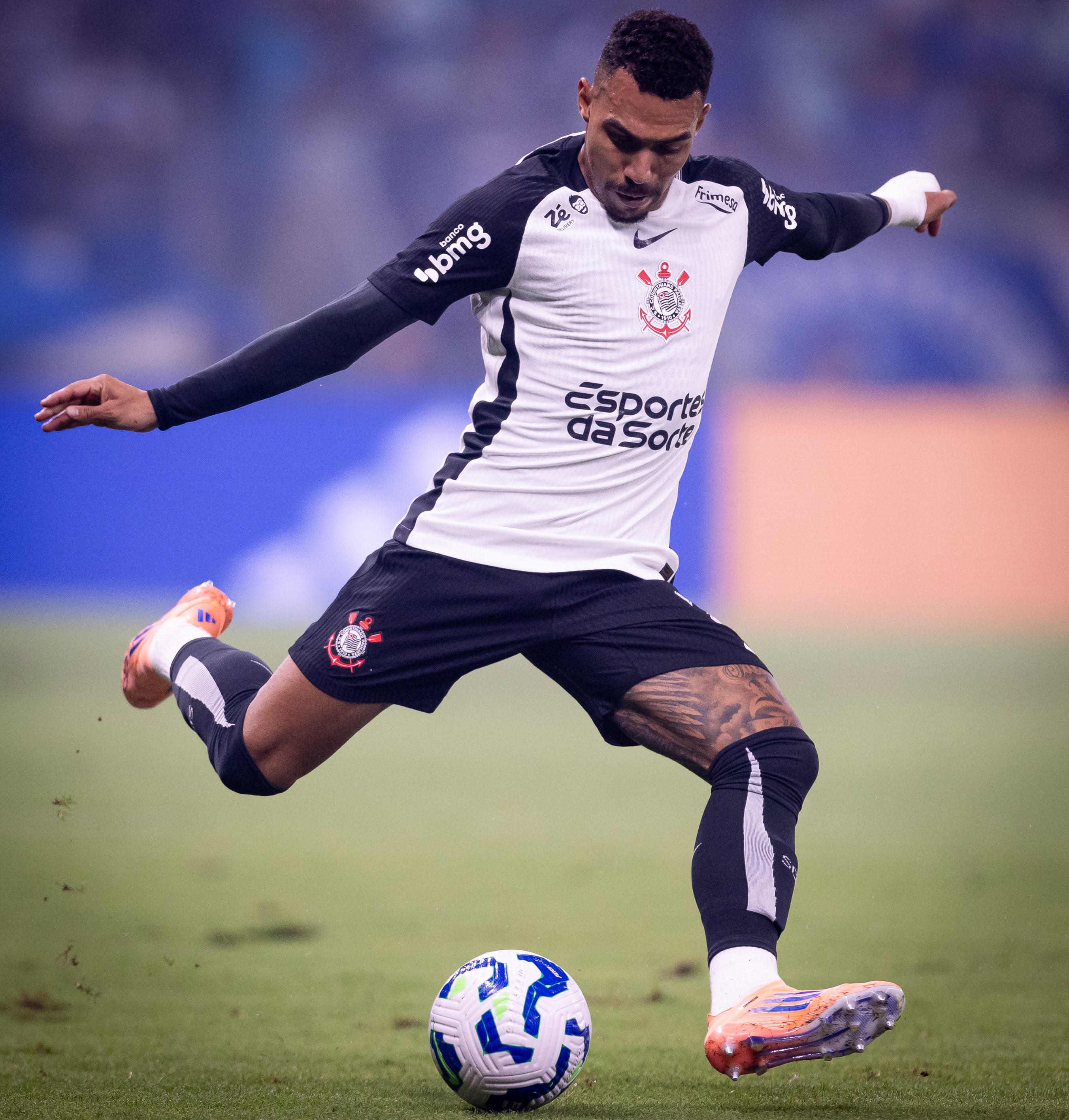 Corinthians bate recorde de frustração e não se salva em dura derrota para o Cruzeiro em Minas