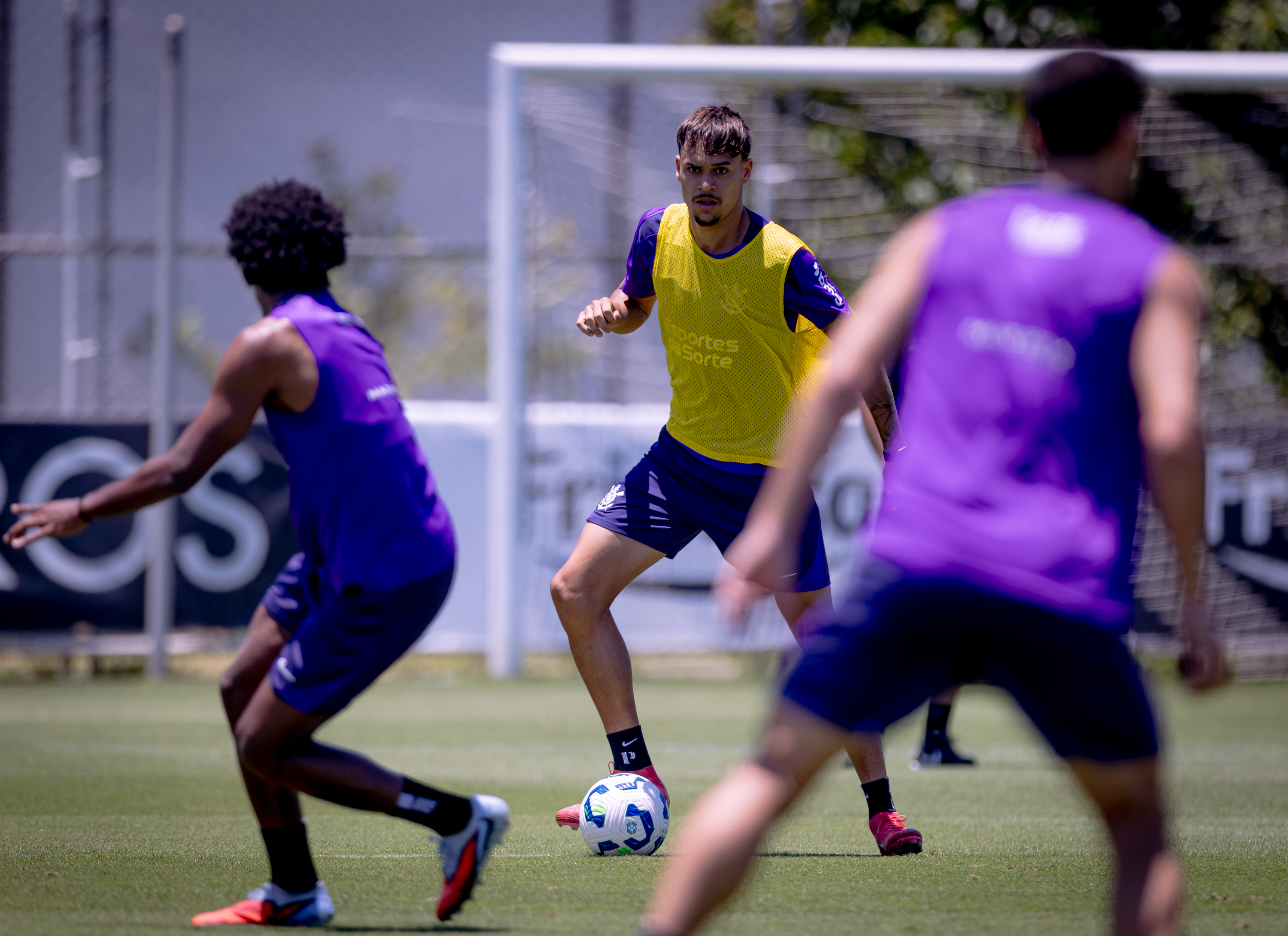 Treino do Corinthians: jogadores reagem a desafios e buscam entrosamento para próximo jogo