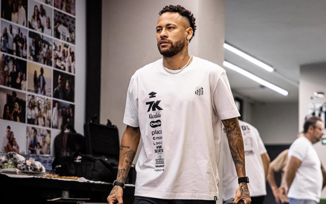 Neymar retorna ao Santos e desafia o Flamengo em jogo decisivo no Campeonato Brasileiro