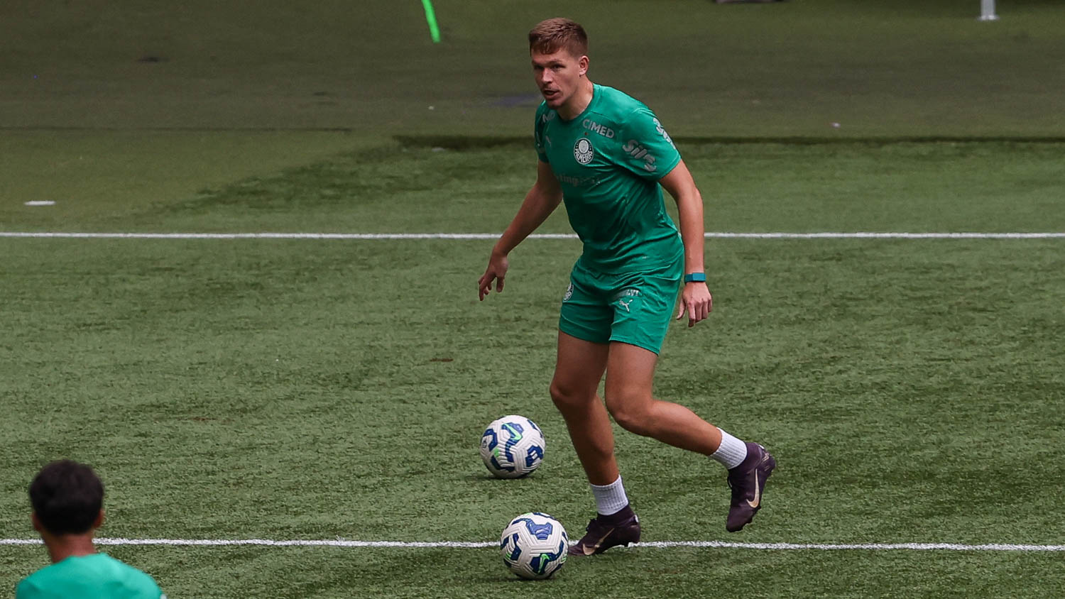 Fuchs exalta torcida do Palmeiras e promete vitória no clássico decisivo contra o Santos