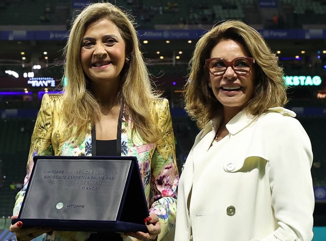 Leila Palmeiras celebra 11 anos do Allianz Parque e troca presentes com co-fundadora da WTorre