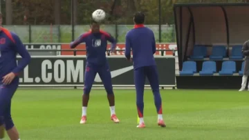 Com Memphis, Holanda finaliza treino para enfrentar a Polônia