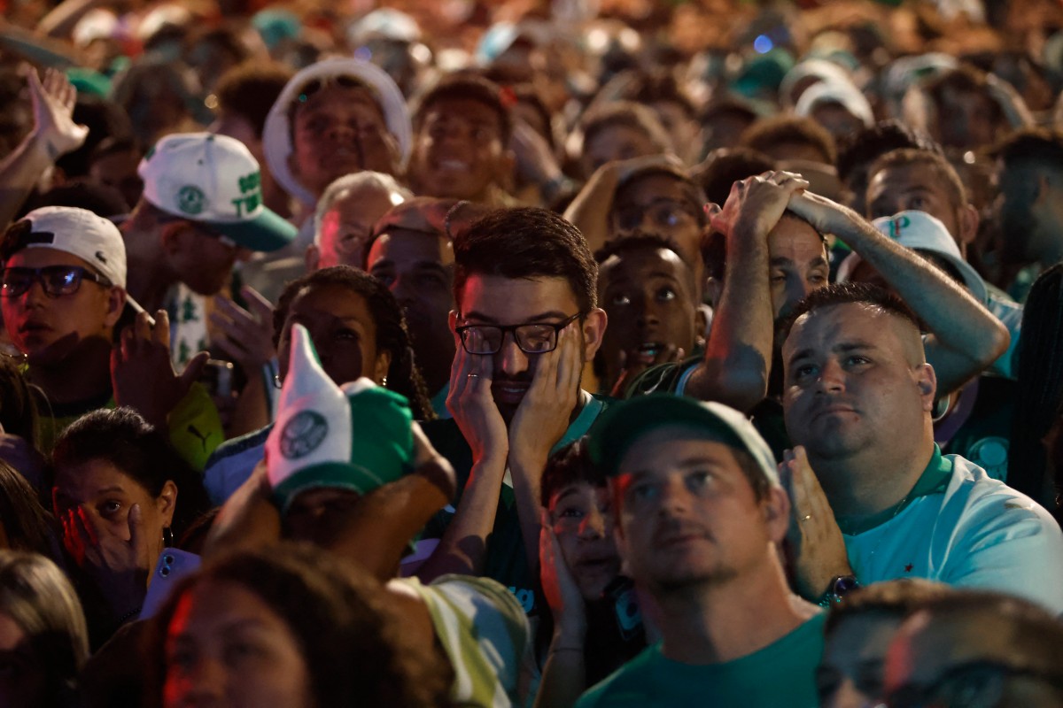 Após derrota para o Flamengo, torcedores do Palmeiras desabafam e reivindicam mudanças urgentes