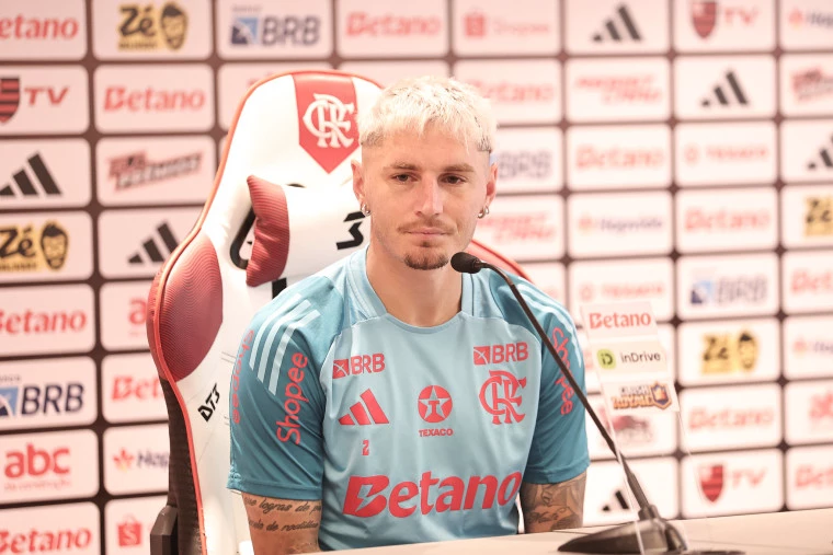 Varela dispara contra Flamengo e revela 