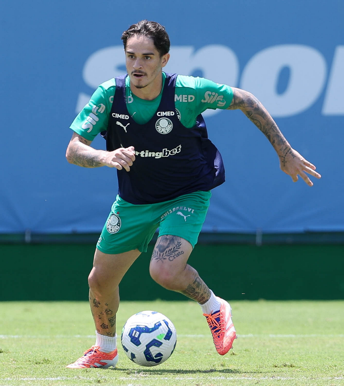 Khellven no Palmeiras: torcedores reagem e avaliam temporada tumultuada do lateral direito