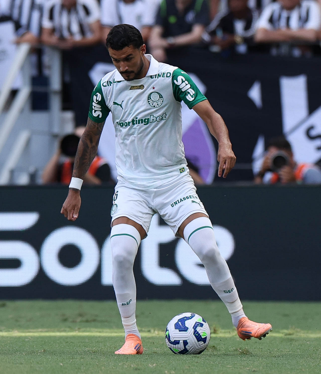 Jefté no Palmeiras: inícios promissores e expectativas elevadas em meio a mudanças na equipe