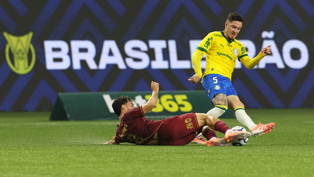 Palmeiras decepciona torcedores em 2025; elenco enfrenta cobranças e críticas nos bastidores