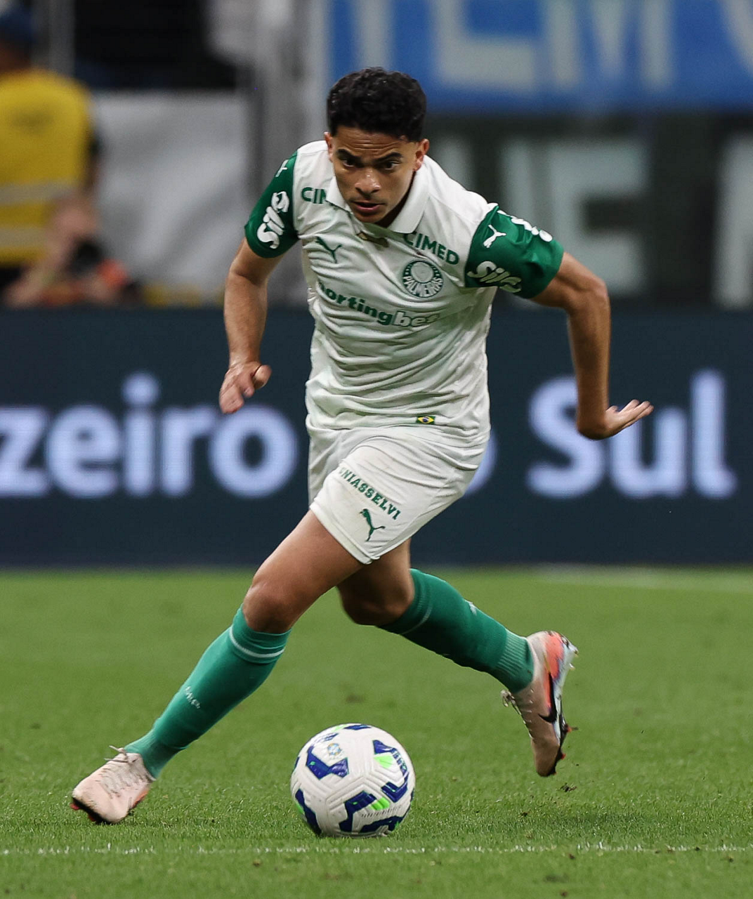 Bruno Rodrigues se desculpa ao Palmeiras e rebate críticas após polêmica nas férias: 