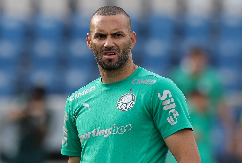 Weverton em alta e baixa: titularidade no Palmeiras em risco já para 2026, revela crise nos bastidores