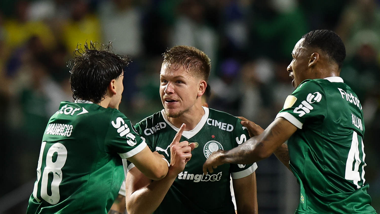 Palmeiras reage com viradas impressionantes na temporada 2025, euforia nas arquibancadas!