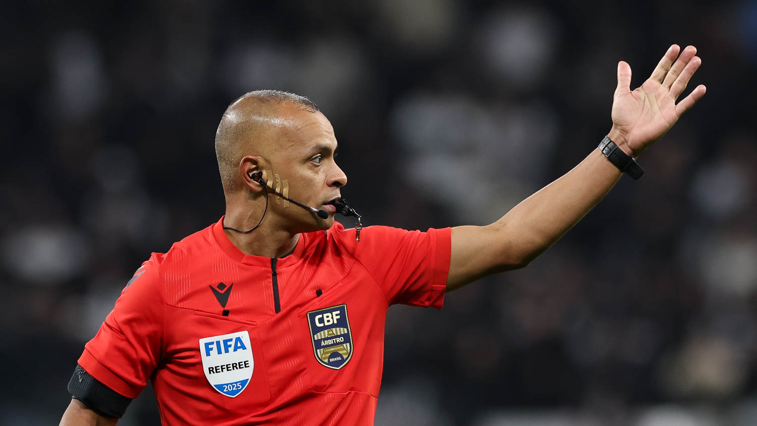 CBF define árbitro para decisivo duelo entre Vasco e Corinthians na final da Copa do Brasil