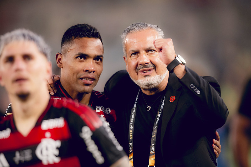 Flamengo projeta até R 1 bilhão para reforçar elenco em janela histórica de 2026