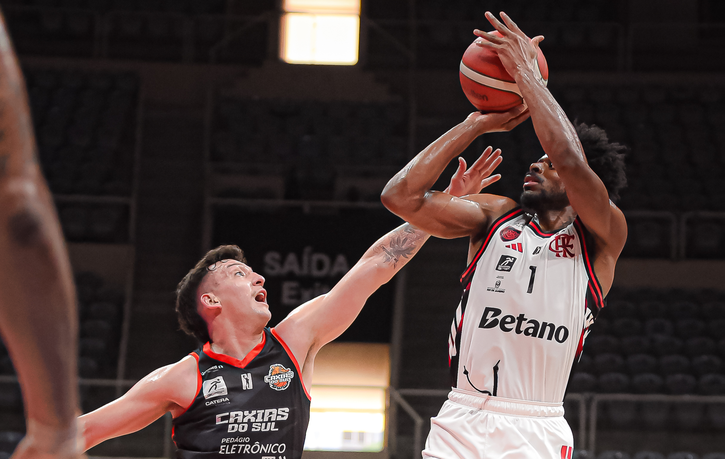 Flamengo dispara na tabela do NBB e retoma a liderança após vitória sobre o Caxias do Sul