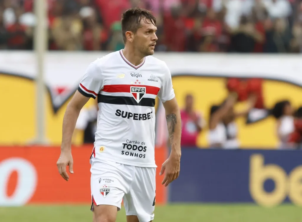 São Paulo - Rafael Tolói
