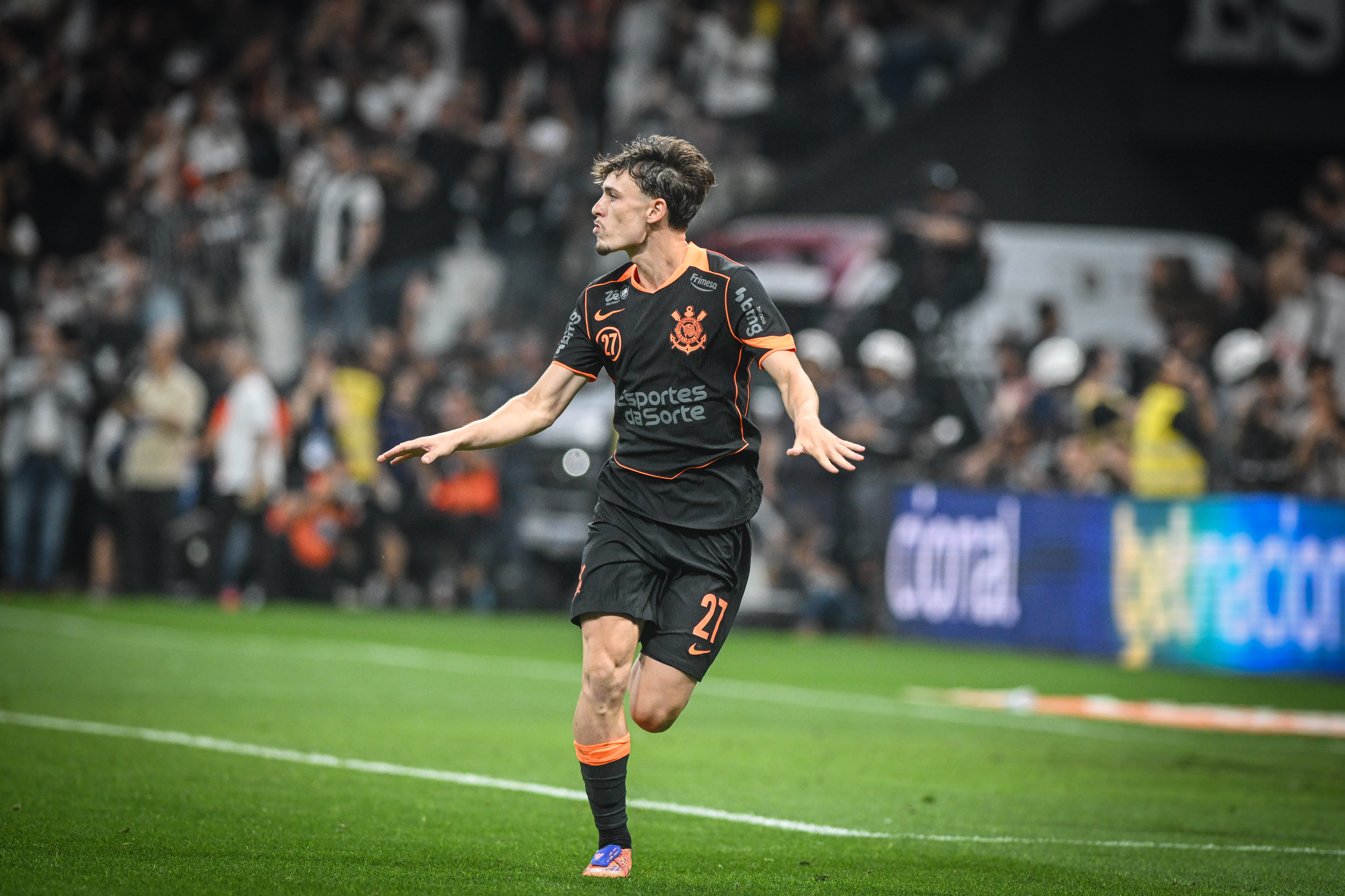 Corinthians desafia proposta por Bidon, que se valoriza em meio a impasse nas negociações