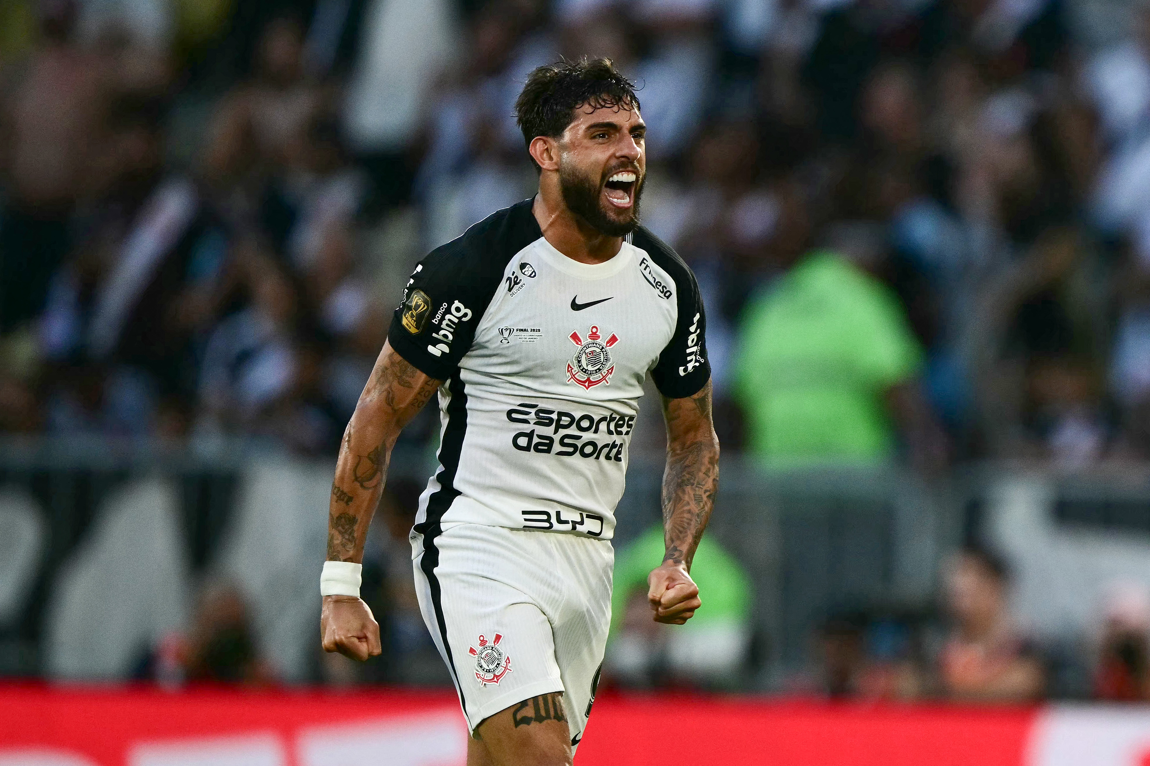 Corinthians reage a ano de turbulências e conquista título nacional após jejum de oito anos