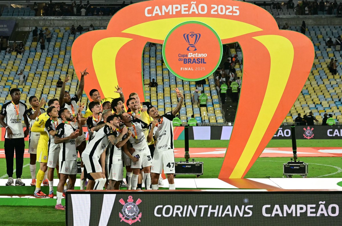 Corinthians dispara provocações após título: 