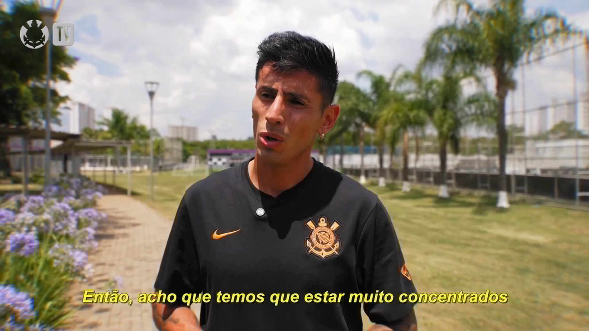 Corinthians desafia rival na corrida para a Sul-Americana, avalia Angileri nos bastidores