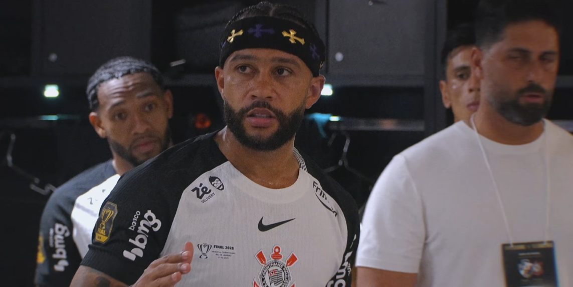 Dorival e Memphis disparam eufóricos nos bastidores após a conquista do tetra do Corinthians