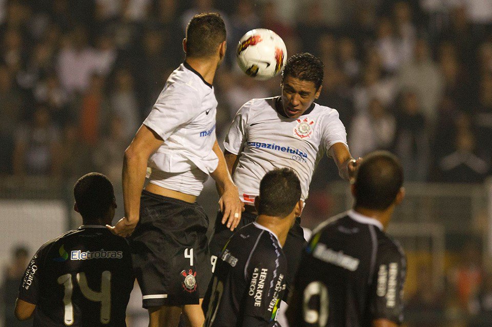 Corinthians e Vasco se reencontram após 25 anos; rivalidade esquenta em final emocionante