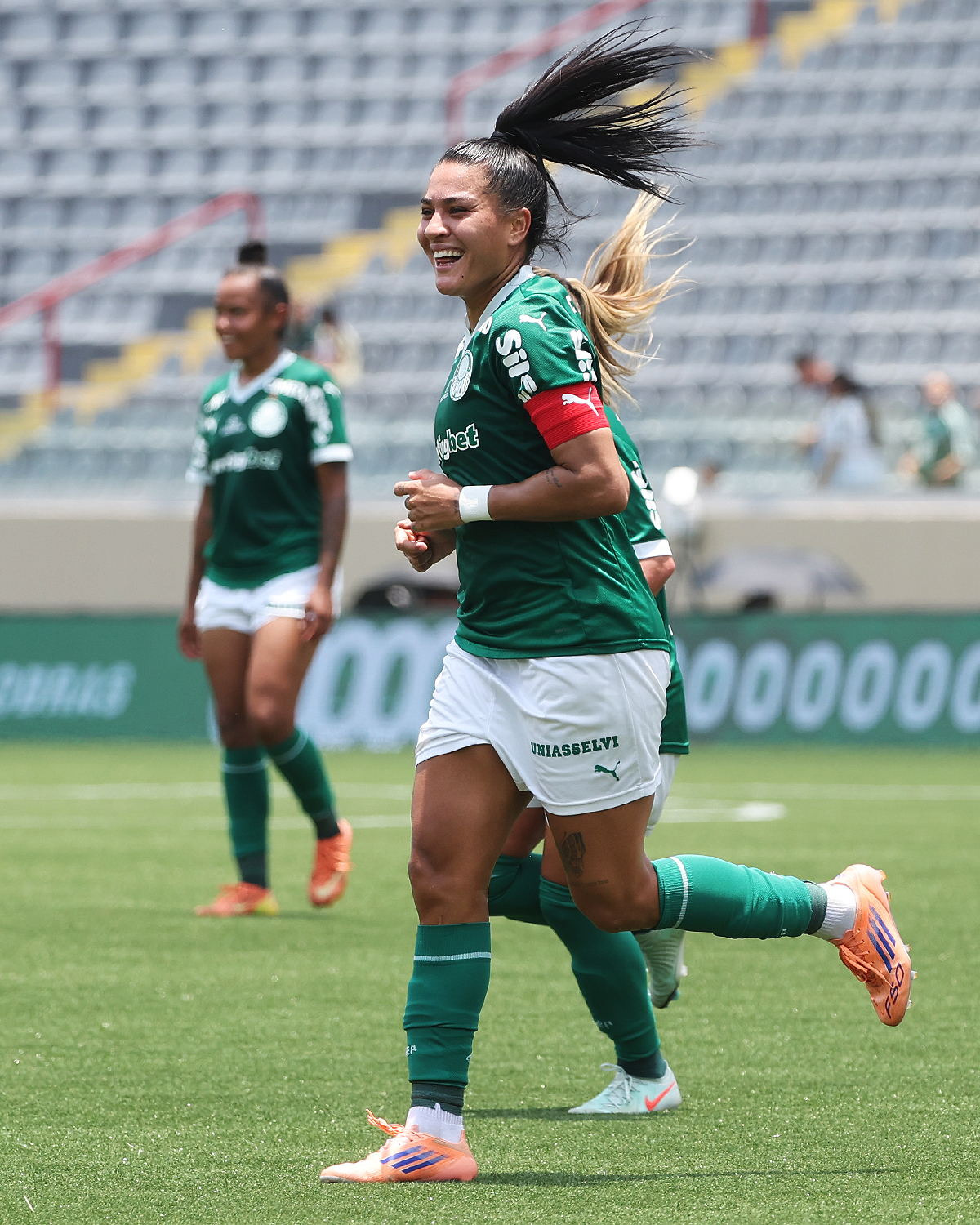 Palmeiras e Corinthians se enfrentam em final histórica do Paulistão feminino; fotos da partida em destaque!