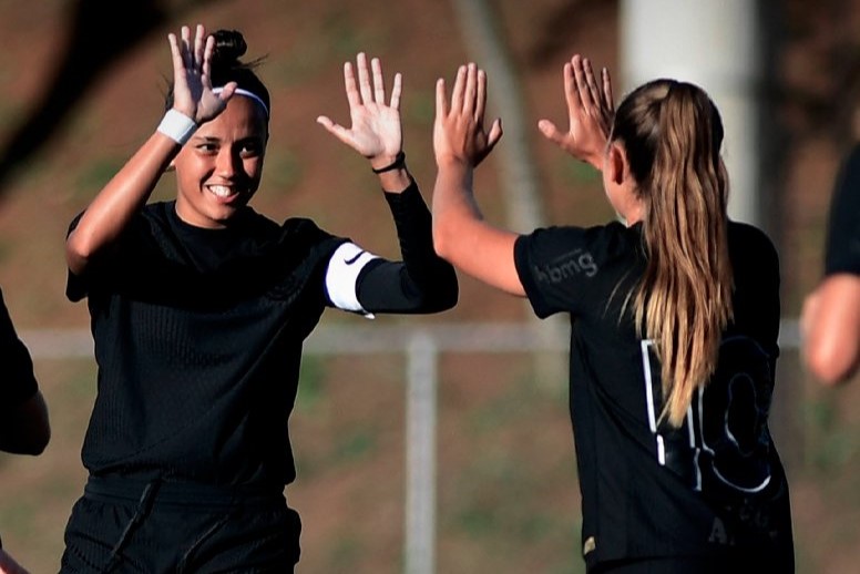 Corinthians dispara goleada de 7 a 0 sobre Aliança-GO e garante vaga nas quartas da Copinha feminina