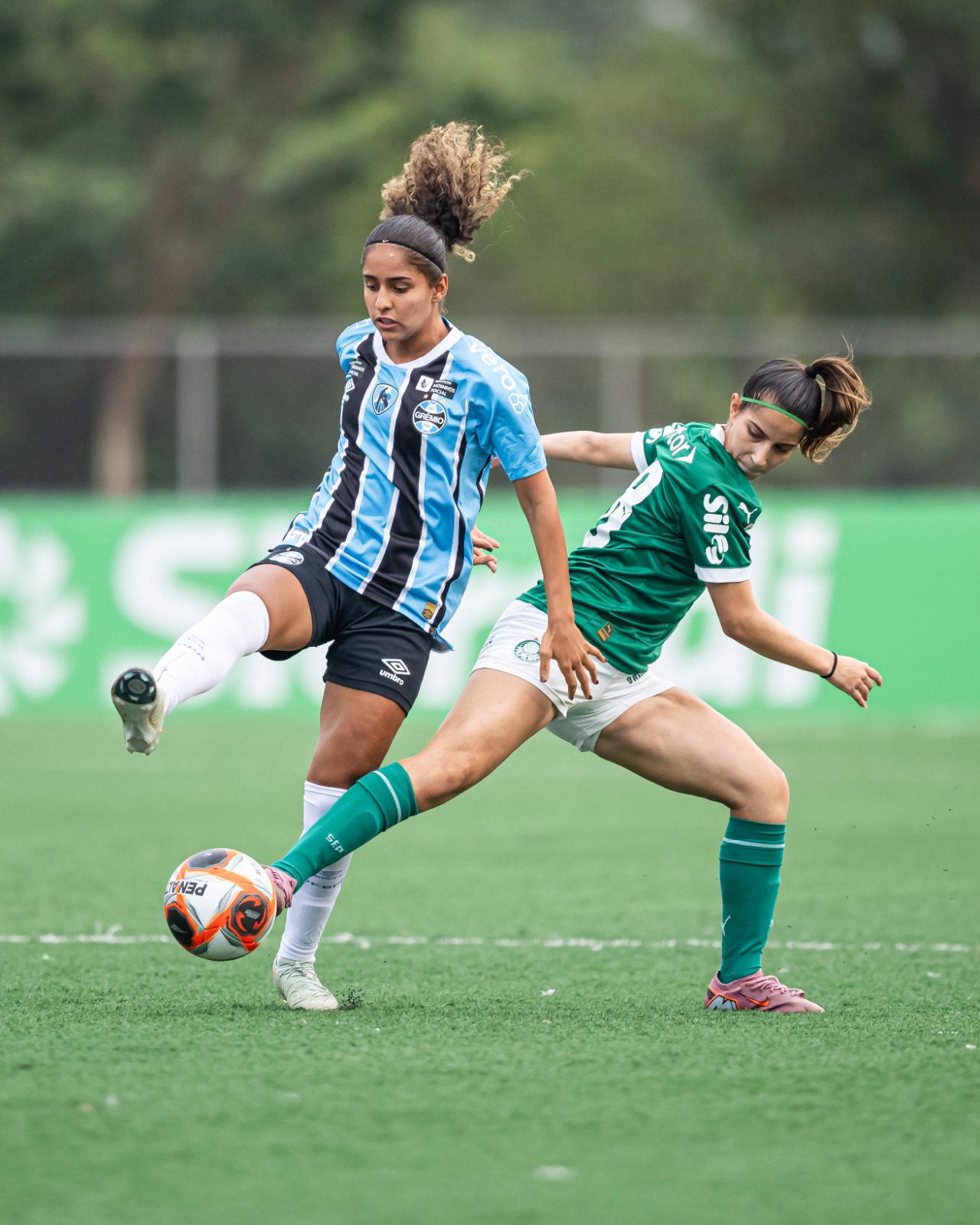 Palmeiras e Grêmio duelam em jogo emocionante da 2ª rodada da Copinha feminina; veja fotos!