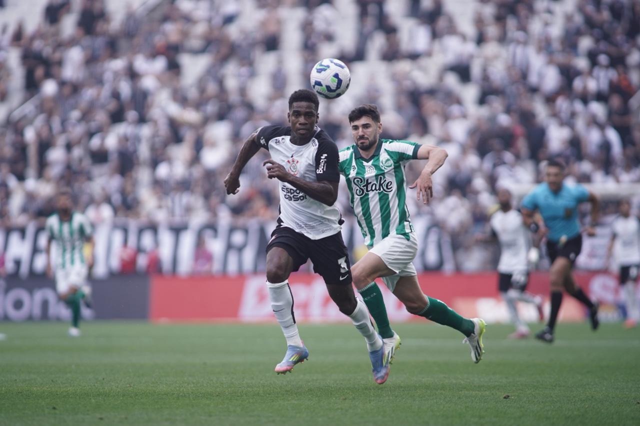 Matheuzinho reflete sobre instabilidade do Corinthians no Brasileiro e foca na Copa do Brasil