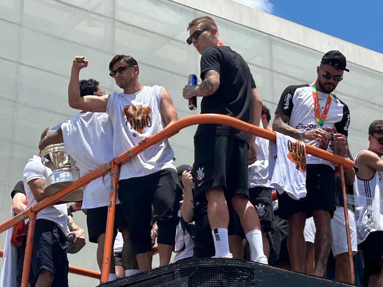 Romero desafia Palmeiras após vitória em festa do Corinthians: 