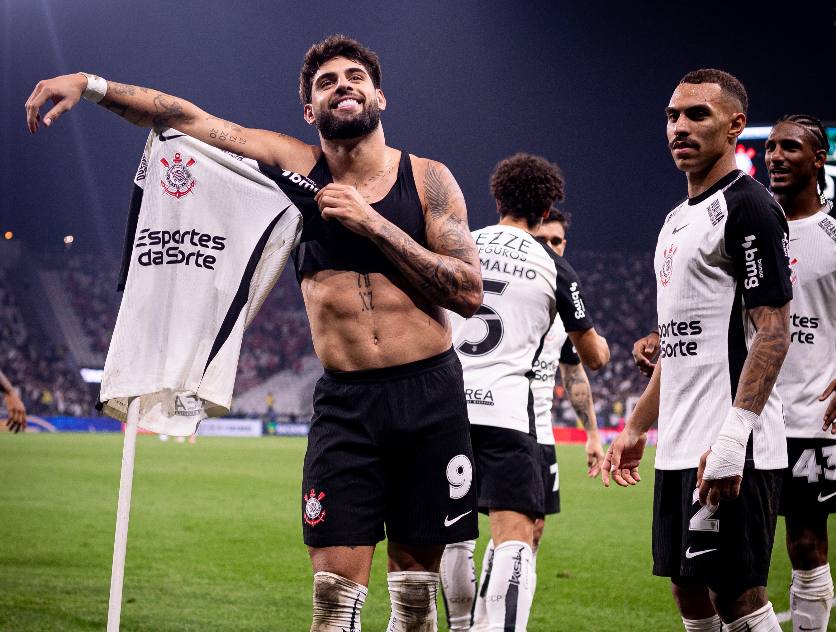 Corinthians encanta ao reagir em viradas épicas na temporada de 2025 e conquista torcedores