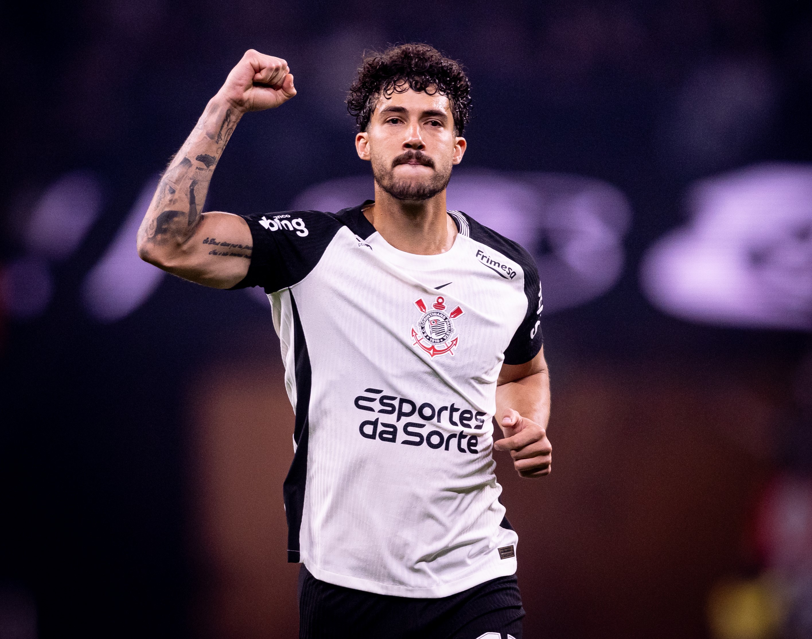 Corinthians avalia temporada de Gustavo Henrique como 