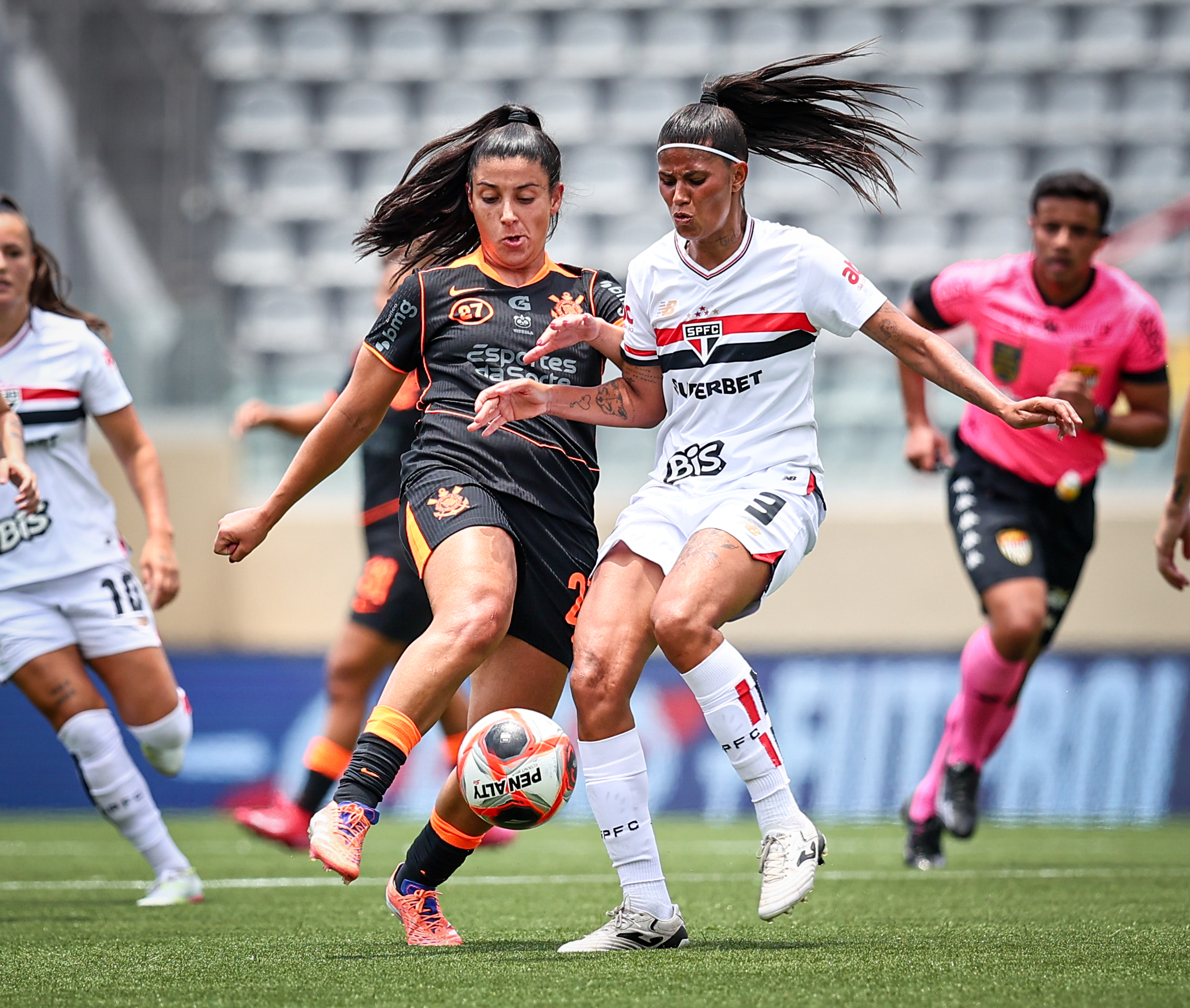 Corinthians e São Paulo se enfrentam em duelo decisivo; onde assistir à semifinal do Paulista feminino?