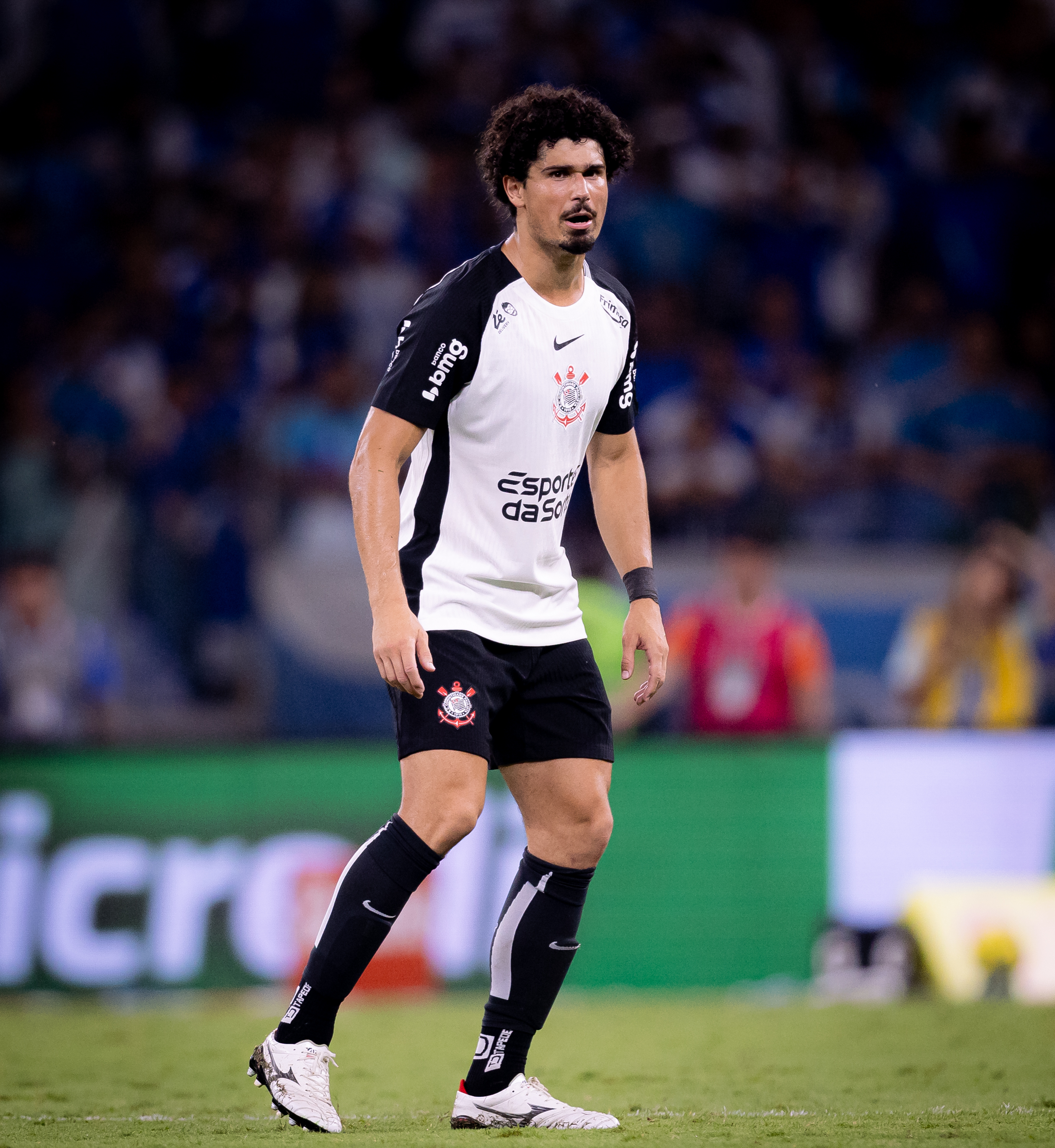 André Ramalho ressurge como titular do Corinthians e desafia críticas após reviravolta no clube