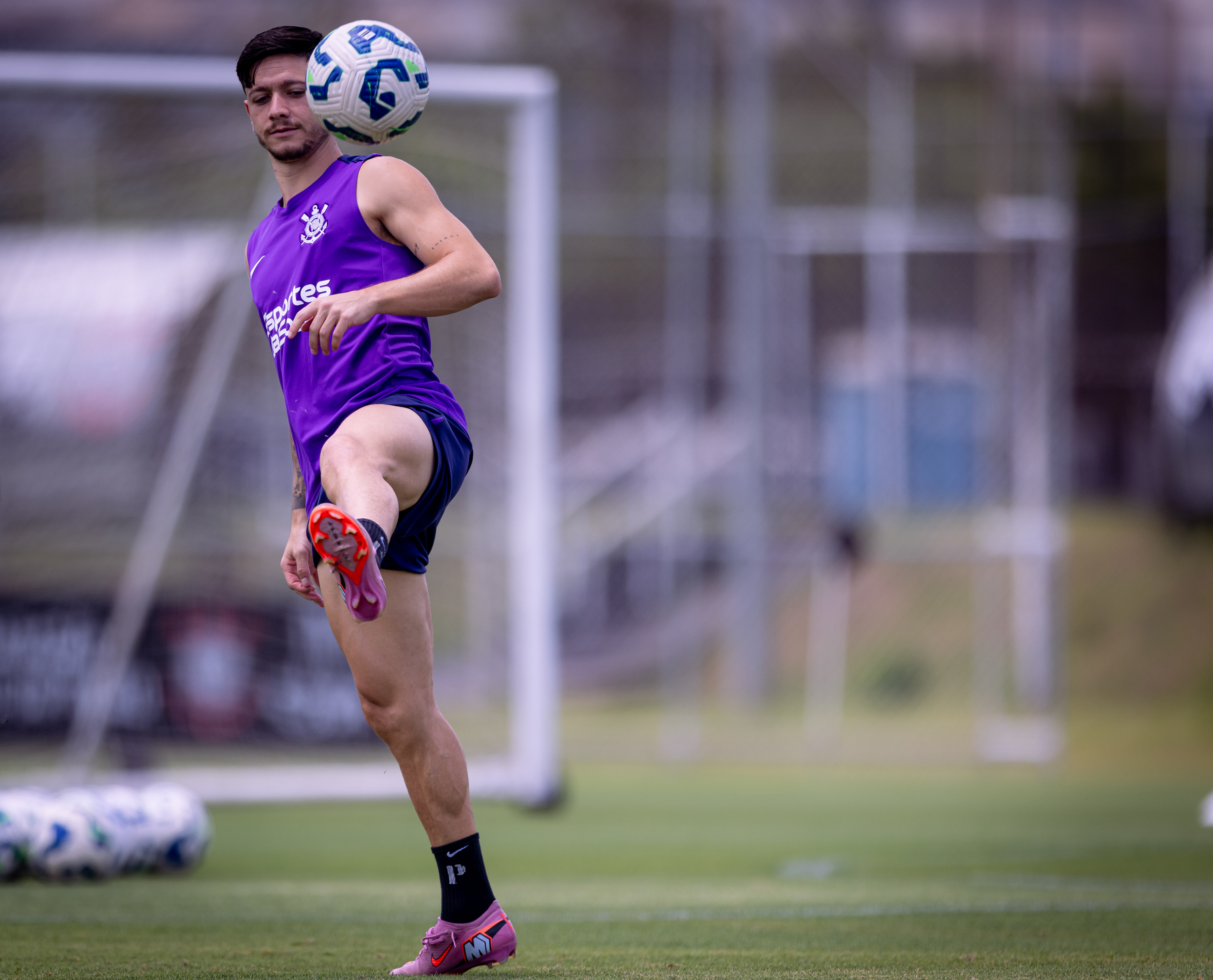 Corinthians intensifica preparação para o próximo desafio, acionando garotos da base no treino desse sábado